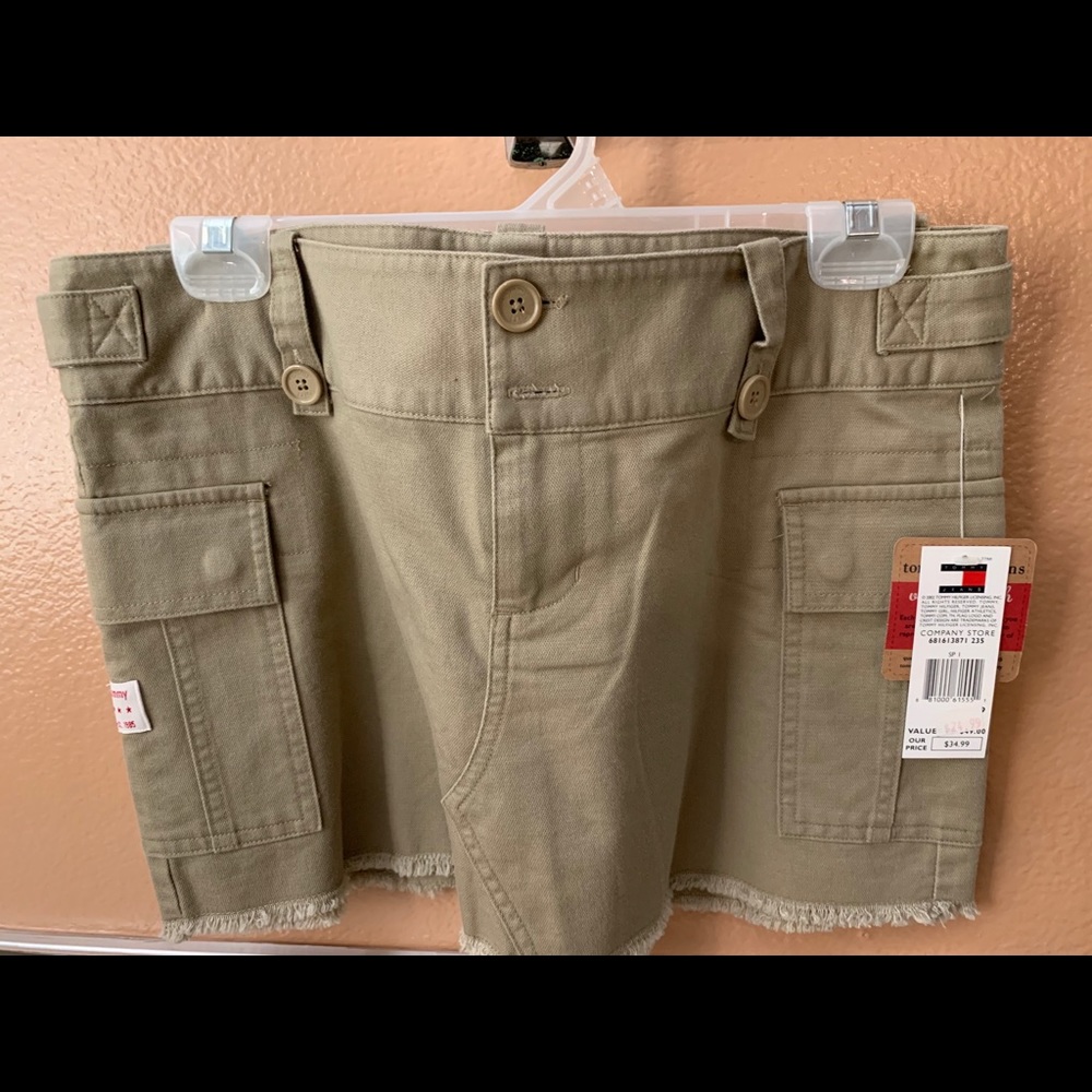 Tommy Hilfiger mini skirt size 9 - NEW